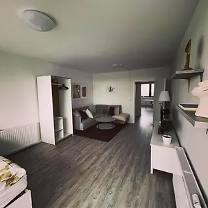 Apartment Exklusive Penthouse Zentral Mit Blick Auf Die Weser, Bremen